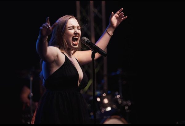 Coco Lane Rigbye – Las Vegas performer